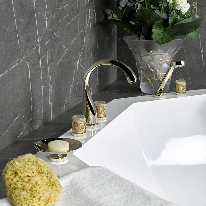 THG Hirondelles Gold Stamped Смеситель на борт ванны, 5 отв, с ручным душем, цвет: Soft gold