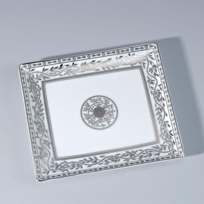 THG MARQUISE BLANC DECOR PLATINE Поднос керамический, настольный, middle size, декор платина, цвет: белый