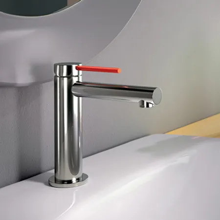 Gattoni Circle One Смеситель для раковины, на 1 отв, излив, с донным клапаном, цвет: хром/Rosso