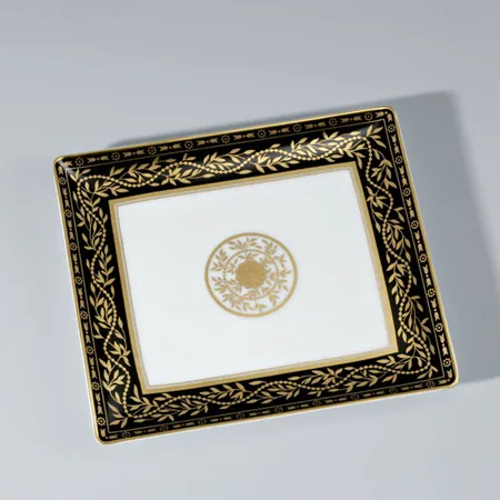 THG MARQUISE NOIR DECOR OR Поднос керамический, настольный, middle size, декор черный/золото, цвет: белый